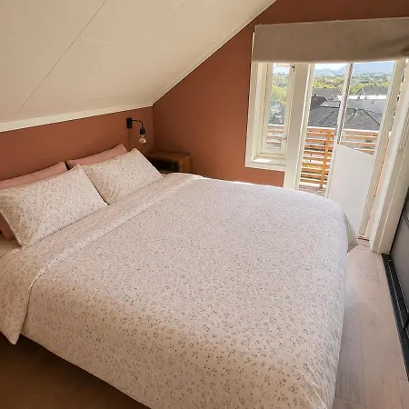 Quiet Near Nature And The Center Of Tatil Evi Leknes